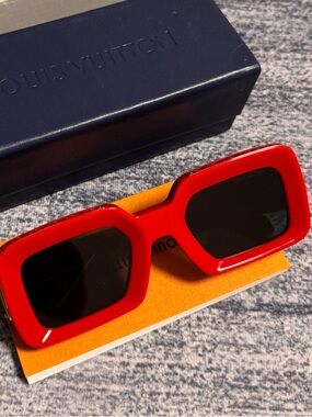 Louis Vuitton Z1592E Red and Rectangular Sunglasses